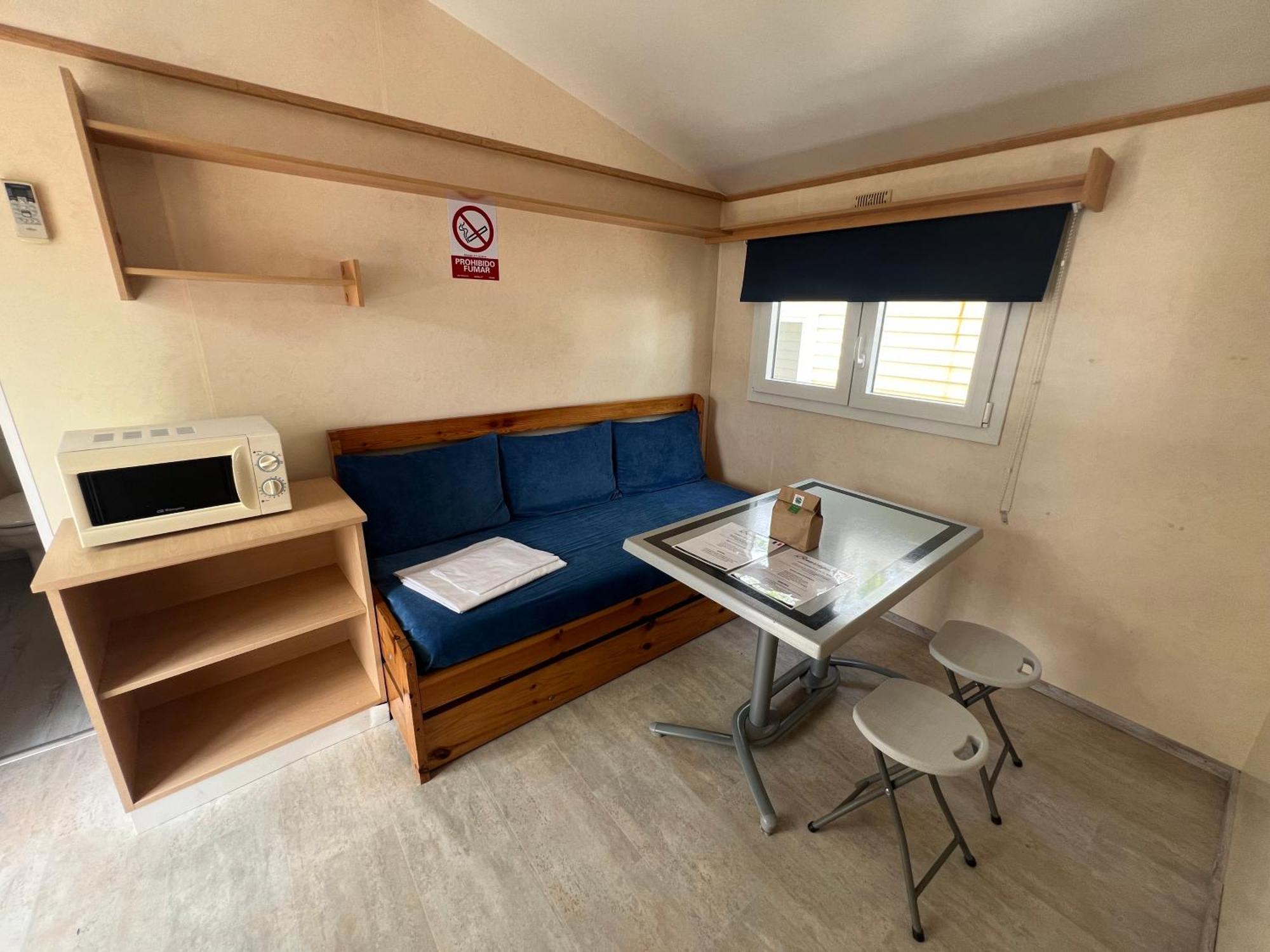 Camping Bungalow El Llac De Banyoles Porqueres Quarto foto