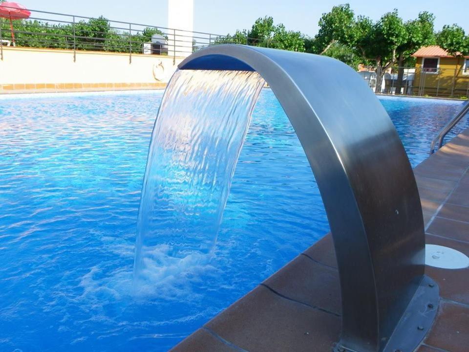 Camping Bungalow El Llac De Banyoles Porqueres Exterior foto